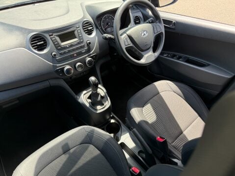 Hyundai i10 SE AUTO 15,303 MILES 12
