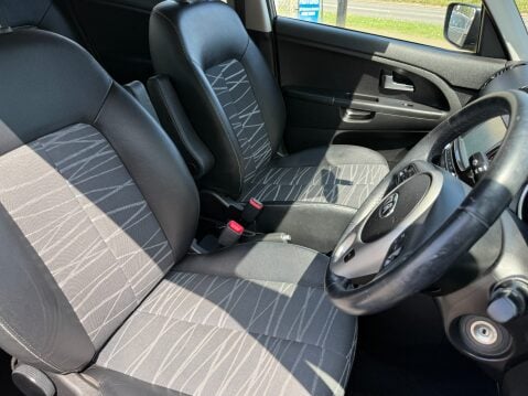 Kia Venga 3 AUTO 12