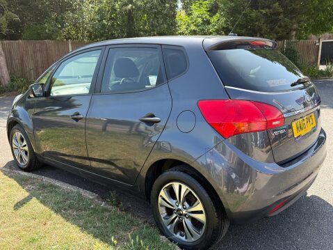 Kia Venga 3 AUTO 8