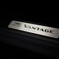 Aston Martin Vantage 4.0 V8 Auto 1