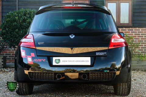Renault Megane RENAULTSPORT F1 TEAM R26.R 56