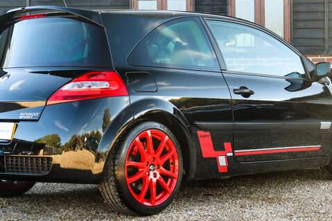 Renault Megane RENAULTSPORT F1 TEAM R26.R 60