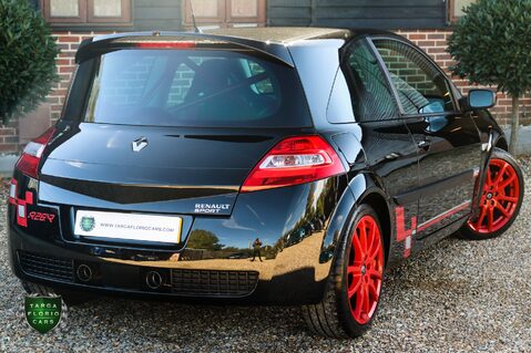 Renault Megane RENAULTSPORT F1 TEAM R26.R 62