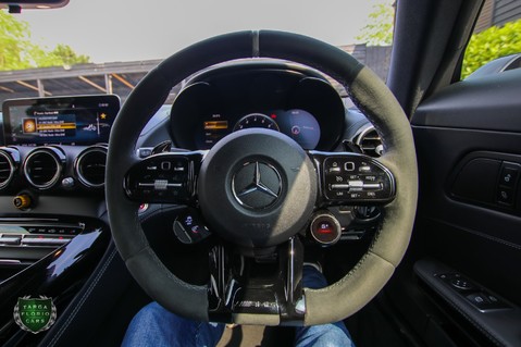 Mercedes-Benz Amg GT R 4.0 V8 Auto 13