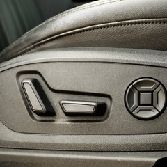 Audi E-Tron QUATTRO BASE 2