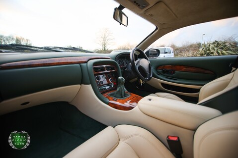Aston Martin DB7 5.9 V12 VANTAGE 17
