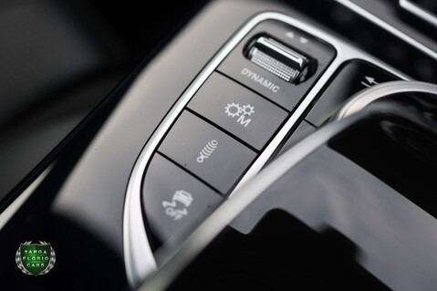 Mercedes-Benz C Class C63 AMG PREMIUM 4.0 29