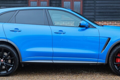 Jaguar F-Pace 5.0 V8 SVR AWD 10