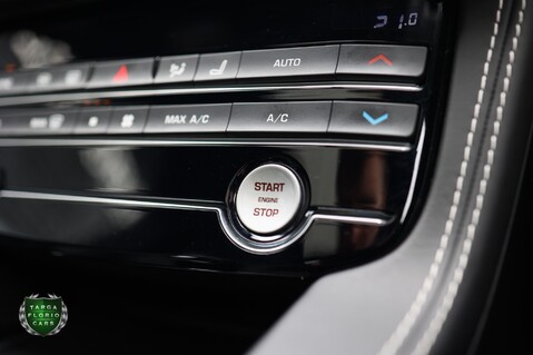 Jaguar F-Pace 5.0 V8 SVR AWD 26