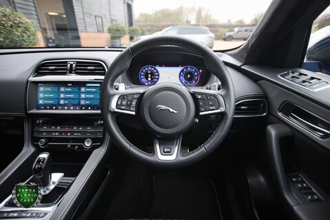 Jaguar F-Pace 5.0 V8 SVR AWD 34
