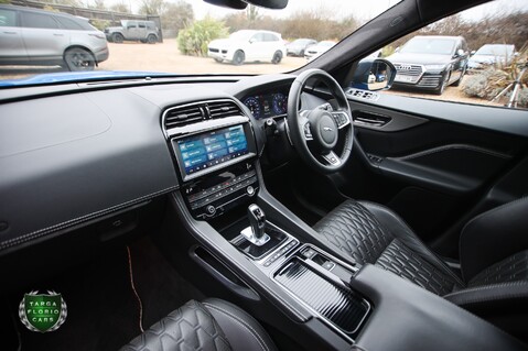 Jaguar F-Pace 5.0 V8 SVR AWD 43