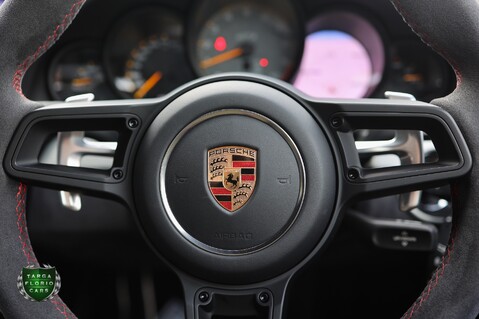 Porsche 911 4.0 GT3 PDK 22