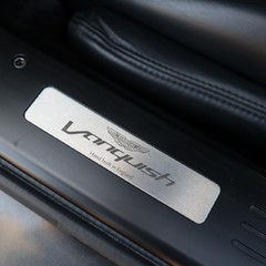 Aston Martin Vanquish 6.0 V12 1