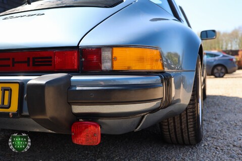 Porsche 911 Carrera Targa 3.2  37