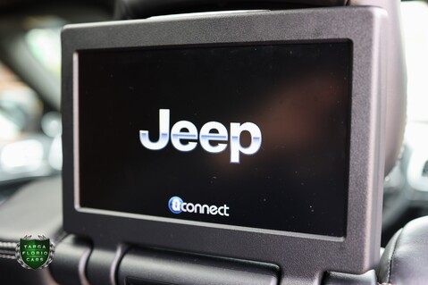 Jeep Grand Cherokee 6.4 HEMI SRT8 46