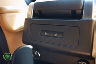 Land Rover Discovery 2.0 SD4 HSE 37