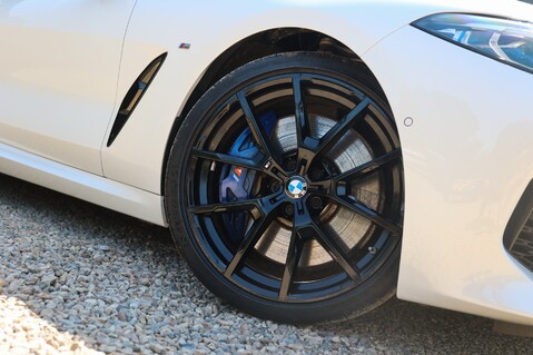 BMW 8 Series 4.4 M850I XDRIVE 41