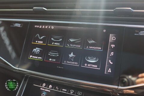 Audi RS Q8 4.0 TFSI QUATTRO VORSPRUNG MHEV 34