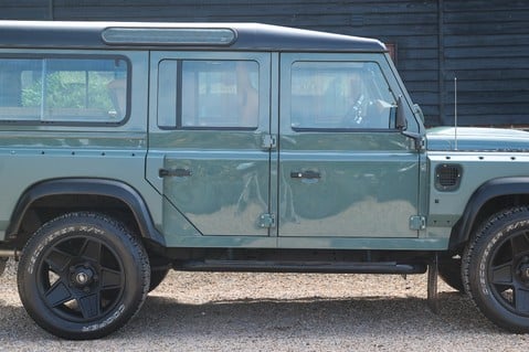 Land Rover Defender CHELSEA TRUCK CO. 2.2 TD COUNTY STATION WAGON 10