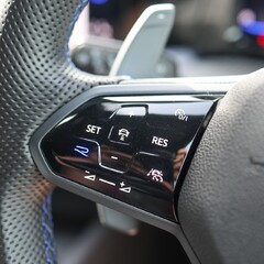 Volkswagen Golf R 2.0 TSI 4MOTION DSG 1