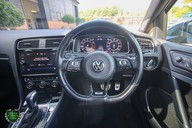 Volkswagen Golf R 2.0 TSI 4MOTION DSG 16