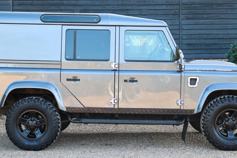 Land Rover Defender 110 2.2 TD COUNTY UTILITY WAGON 12