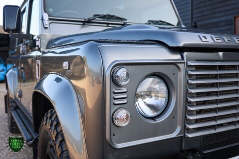 Land Rover Defender 110 2.2 TD COUNTY UTILITY WAGON 26