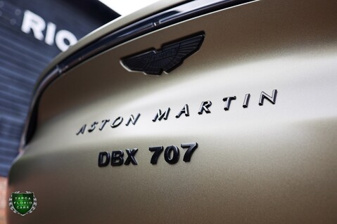 Aston Martin DBX 707 4.0 V8 12