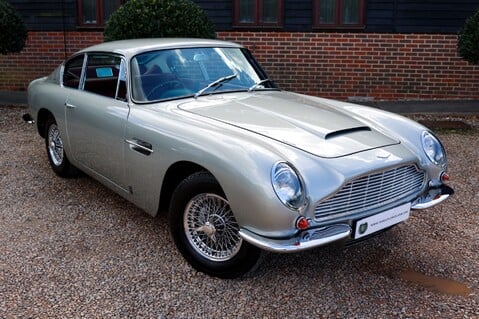 Aston Martin DB6  58