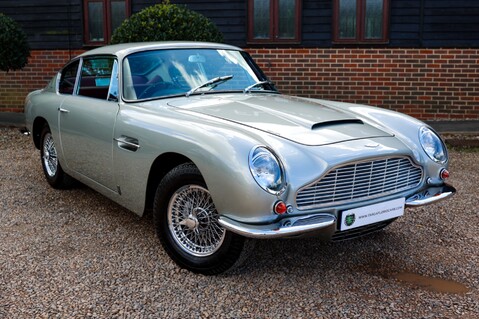 Aston Martin DB6  60