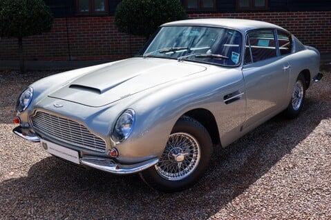 Aston Martin DB6  69