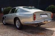 Aston Martin DB6  79