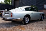 Aston Martin DB6  82