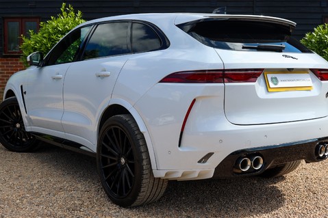 Jaguar F-Pace SVR 5.0 V8 87