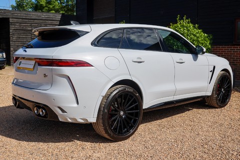 Jaguar F-Pace SVR 5.0 V8 92