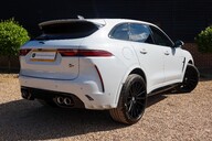 Jaguar F-Pace SVR 5.0 V8 9