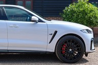 Jaguar F-Pace SVR 5.0 V8 11