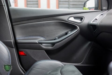 Ford Focus RS 2.3  38