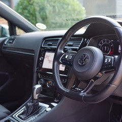 Volkswagen Golf R 2.0 TSI 4MOTION DSG ESTATE 1