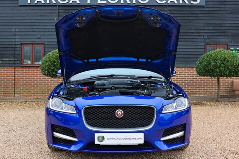 Jaguar XF 2.0 R-SPORT 54