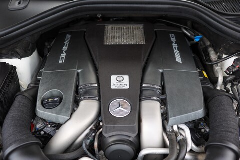 Mercedes-Benz M Class ML63 AMG 5.5 V8 61