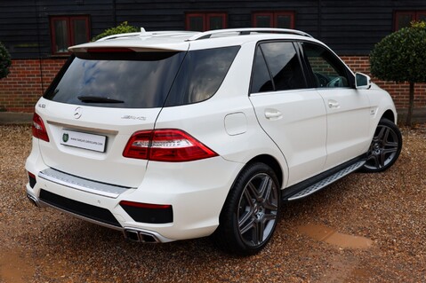 Mercedes-Benz M Class ML63 AMG 5.5 V8 75