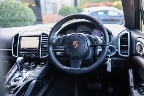 Porsche Cayenne 3.0D V6 TIPTRONIC 12