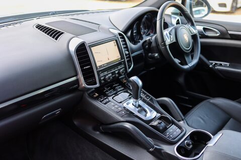 Porsche Cayenne 3.0D V6 TIPTRONIC 10