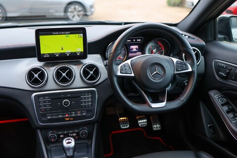 Mercedes-Benz GLA Class GLA200D 2.1 AMG LINE PREMIUM PLUS 9