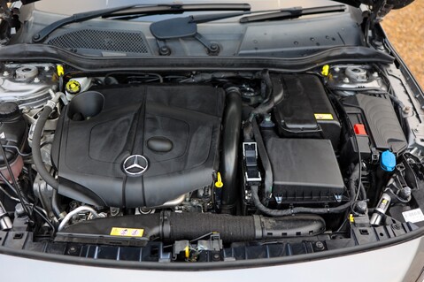 Mercedes-Benz GLA Class GLA200D 2.1 AMG LINE PREMIUM PLUS 48