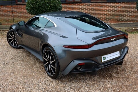 Aston Martin Vantage 4.0 V8 37