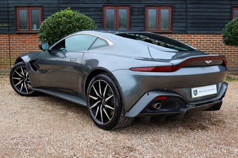 Aston Martin Vantage 4.0 V8 2