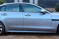 Jaguar XE R-DYNAMIC 2.0 SE 9