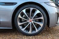 Jaguar XE R-DYNAMIC 2.0 SE 10